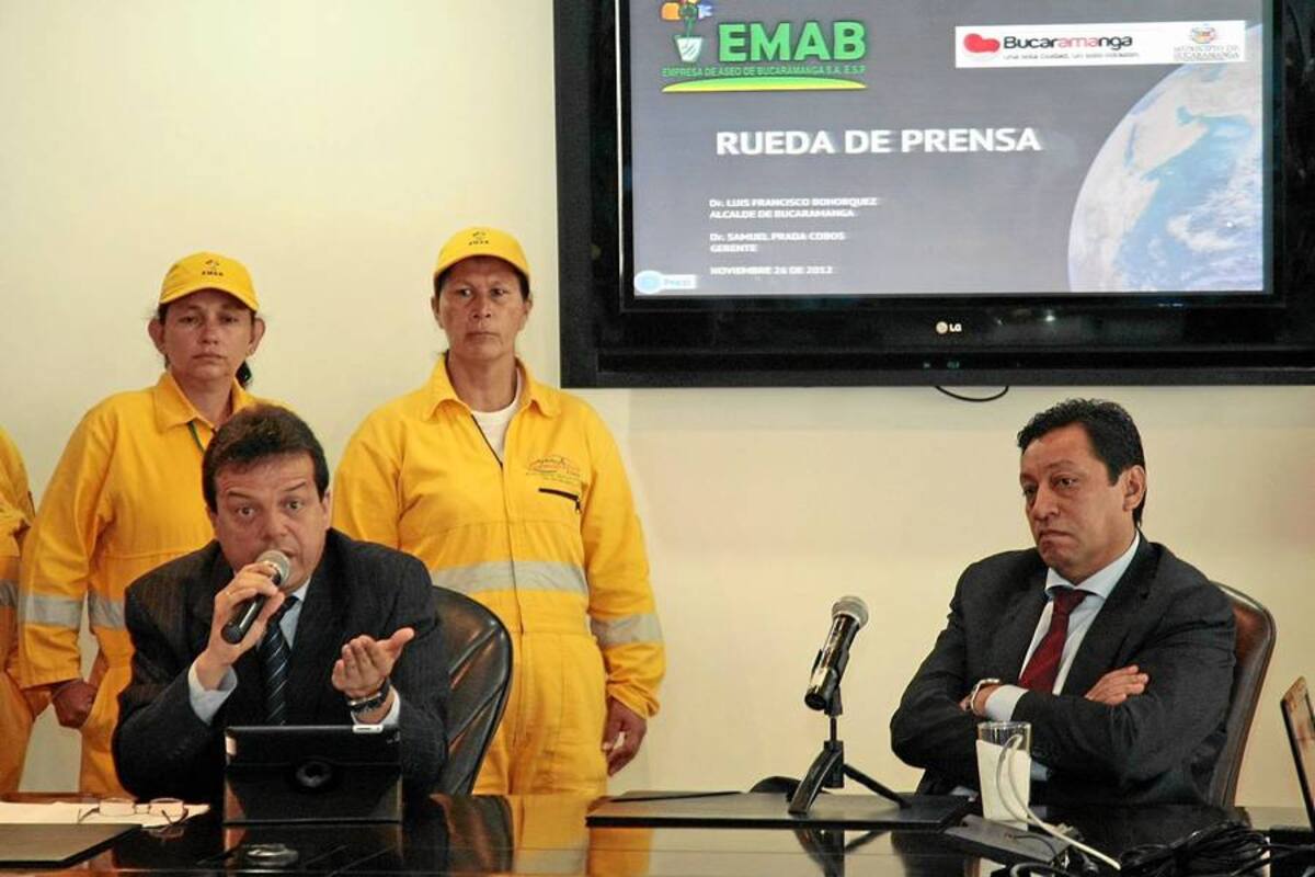 Tras acuerdo con operadores, Alcalde aseguró que se evitó quiebra de la Emab (Foto: Foto Suministrada/VANGUARDIA LIBERAL)