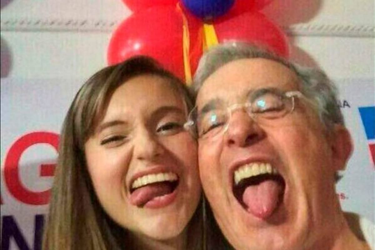 La 'selfie' viral de Álvaro Uribe en Cúcuta (Foto: Colprensa/ VANGUARDIA LIBERAL)