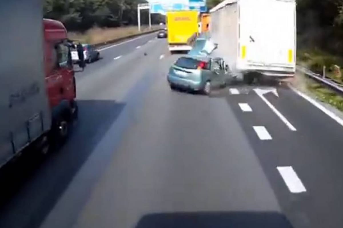 Mujer sobrevivió a horroroso accidente de tránsito (Foto: TOMADO DE YOUTUBE.COM/VANGUARDIA LIBERAL)