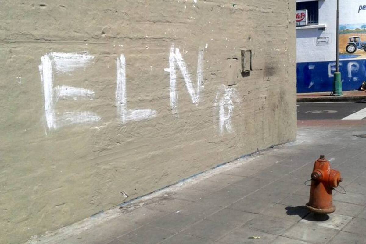 Aparecen grafitis alusivos a las Farc y el Eln en el Centro de Bucaramanga (Foto: Suministrada/ Vanguardia Liberal)
