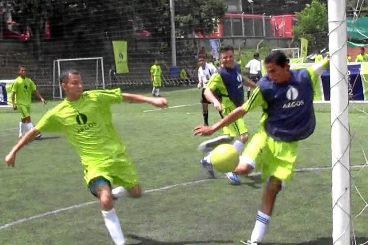 Los maestros de la construcción brillaron en el Torneo Argos de Futsal (Foto: Félix Cristancho/Vanguardia Liberal)