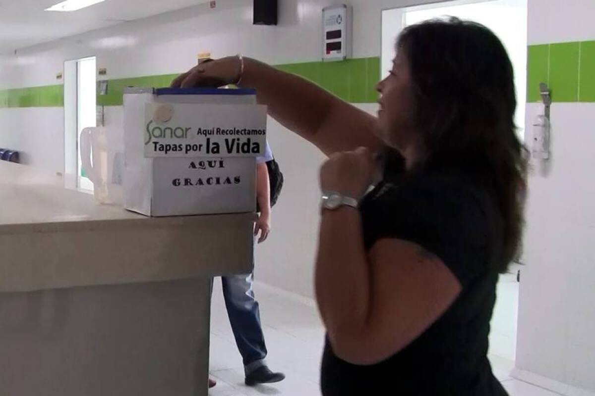Van cuatro toneladas de ‘tapitas por la vida’ recolectadas en Santander (Foto: MILTON VELOSA/VANGUARDIA LIBERAL)