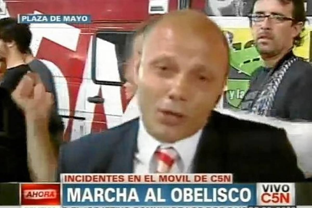 Video muestra agresión a un periodista en protesta en Argentina (Foto: Tomada de Internet/VanguardiaLiberal)