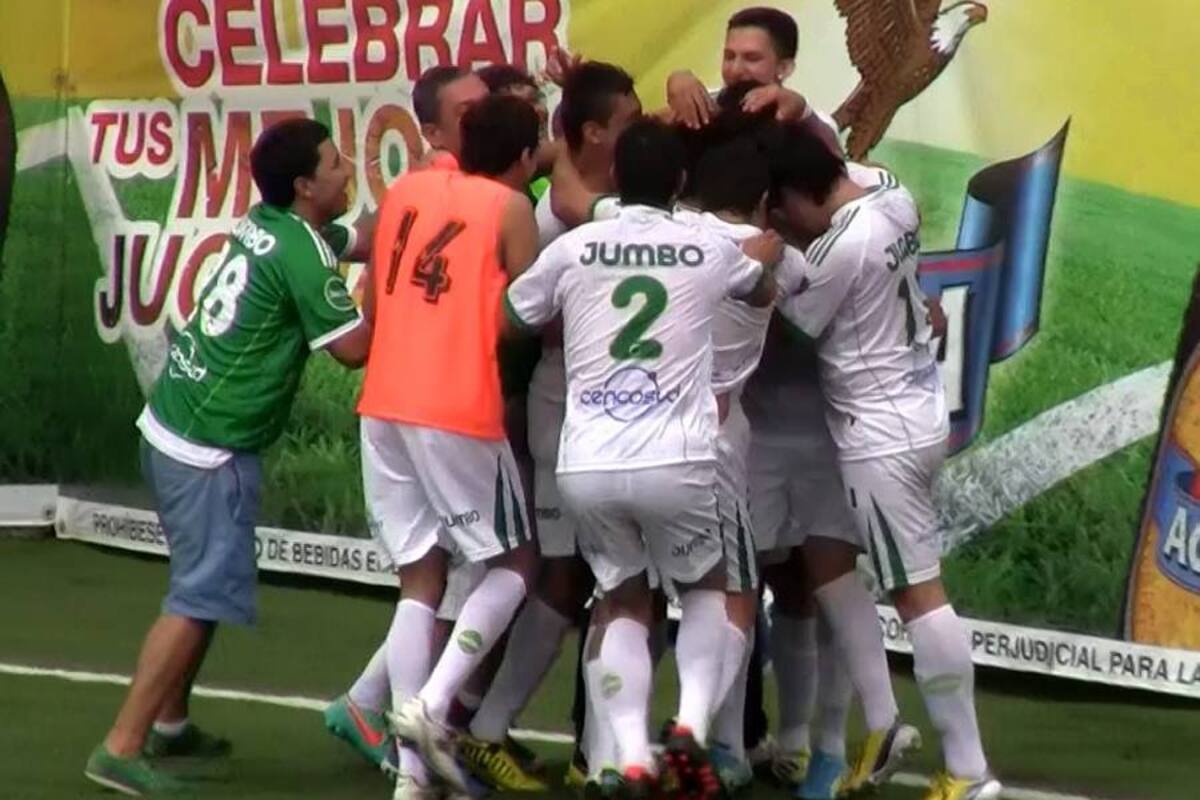 ‘Jumbo’ voló en la cancha Marte (Foto: MILTON VELOSA/VANGUARDIA LIBERAL)