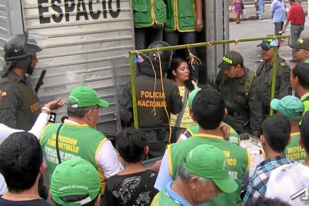 Recuperación de espacio público en el Centro de Bucaramanga genera confrontaciones (Foto: Félix Cristancho/Vanguardia Liberal)