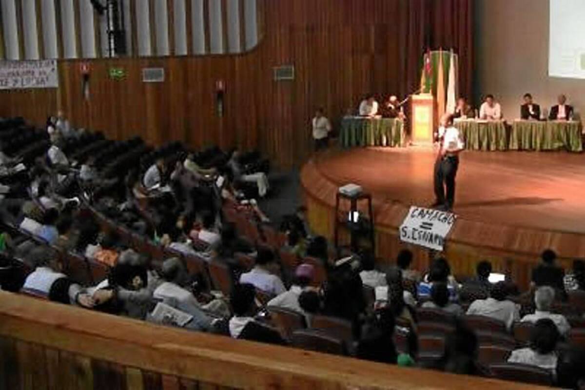 En foro de la UIS rechazan continuismo en la Rectoría (Foto: Jazmín Rodríguez / VANGUARDIA LIBERAL)