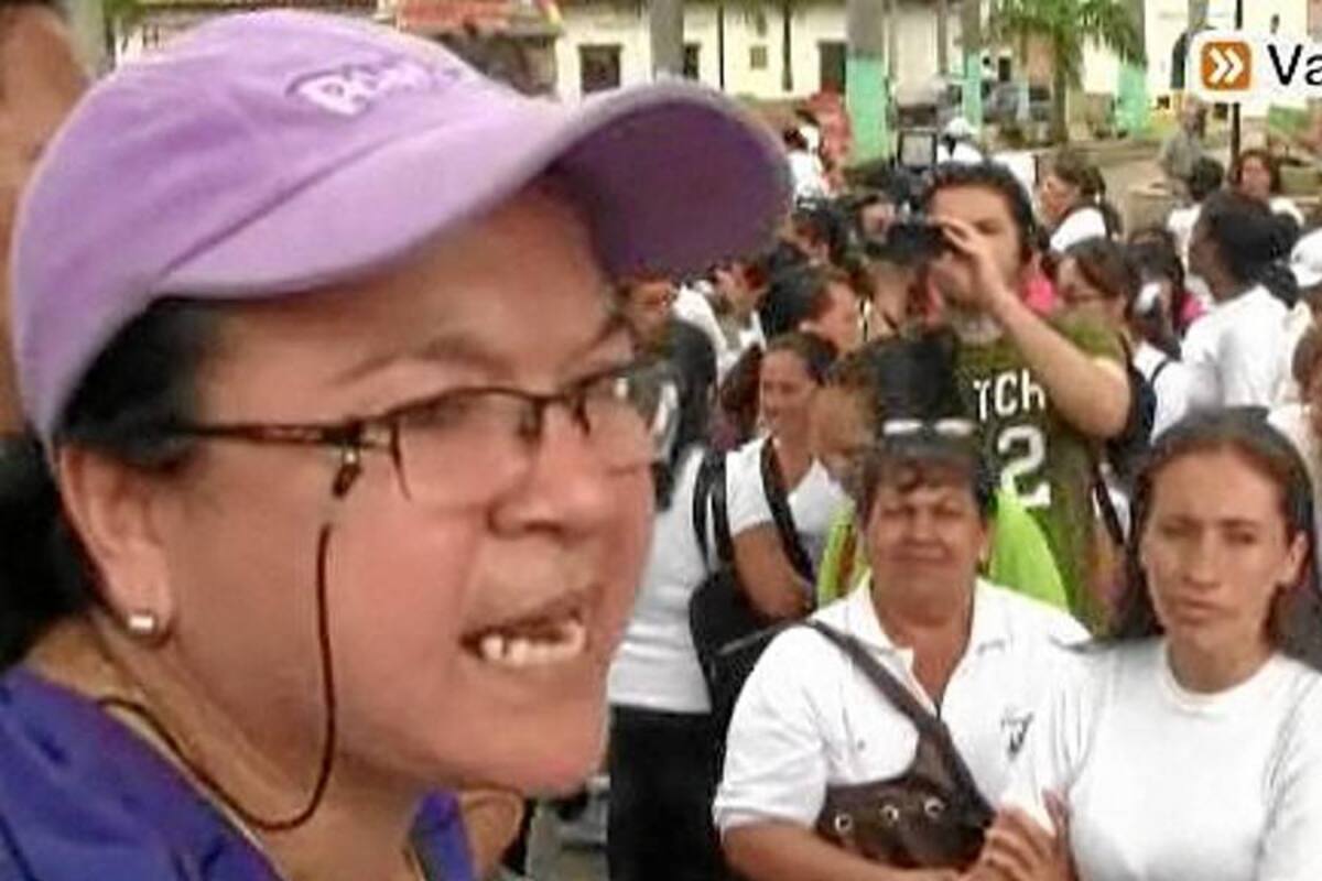 Continúa manifestación de madres comunitarias pese a haber establecido acuerdos