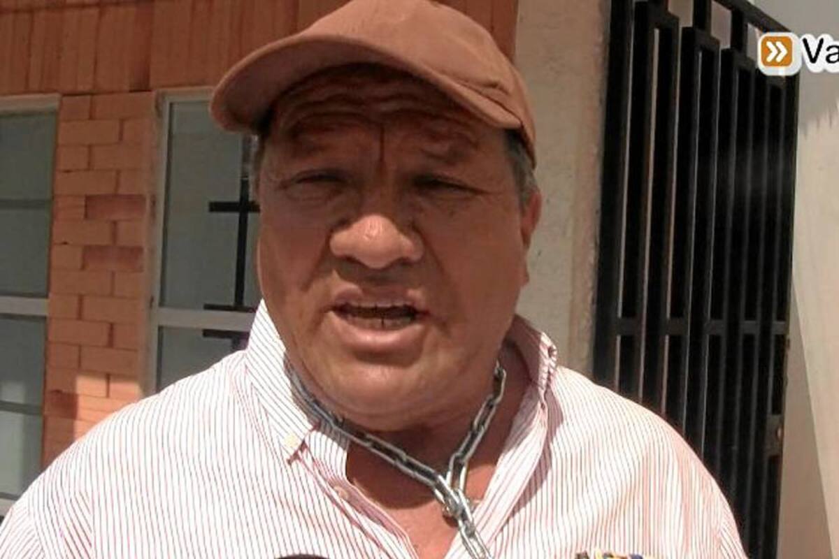 Ciudadano se encadena para exigir a EPS suministro de medicamentos (Foto: Sindy Ailim García/VANGUARDIA LIBERAL)
