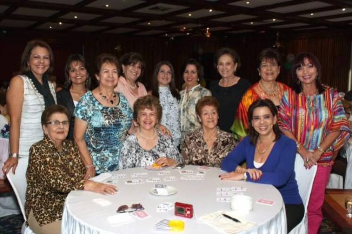 Gilma de Ariza, Consuelo González, Lía de Yepes, Janeth de Gómez, Patricia Matajira, Estella de Becerra, Betty de Gómez, Claudia Castillo, Carolina Reyes Castillo, Martha Ariza, Martha de Vargas, Mary de Forero y Elvira de León.(Foto: Nelson Díaz/ VANGUARDIA LIBERAL)