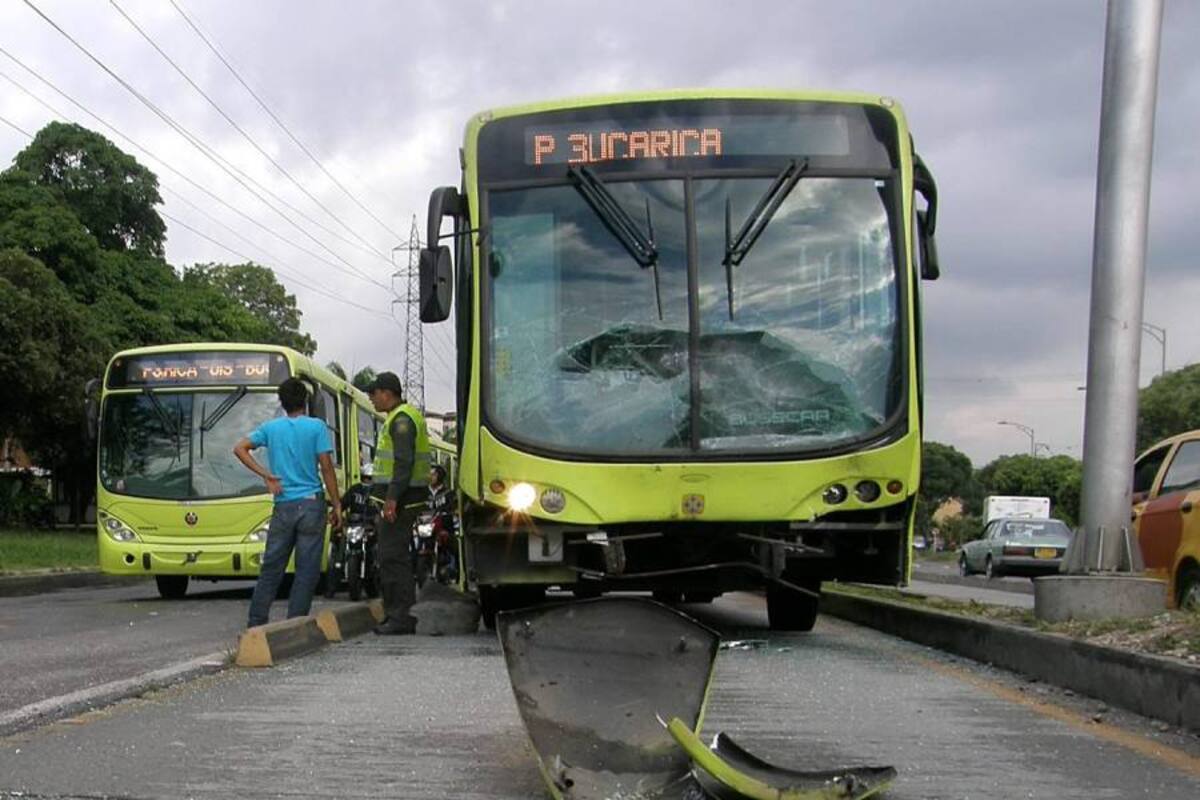 Congestión en la autopista a Bucaramanga por accidente de bus de Metrolínea (Foto: Archivo/VANGUARDIA LIBERAL)