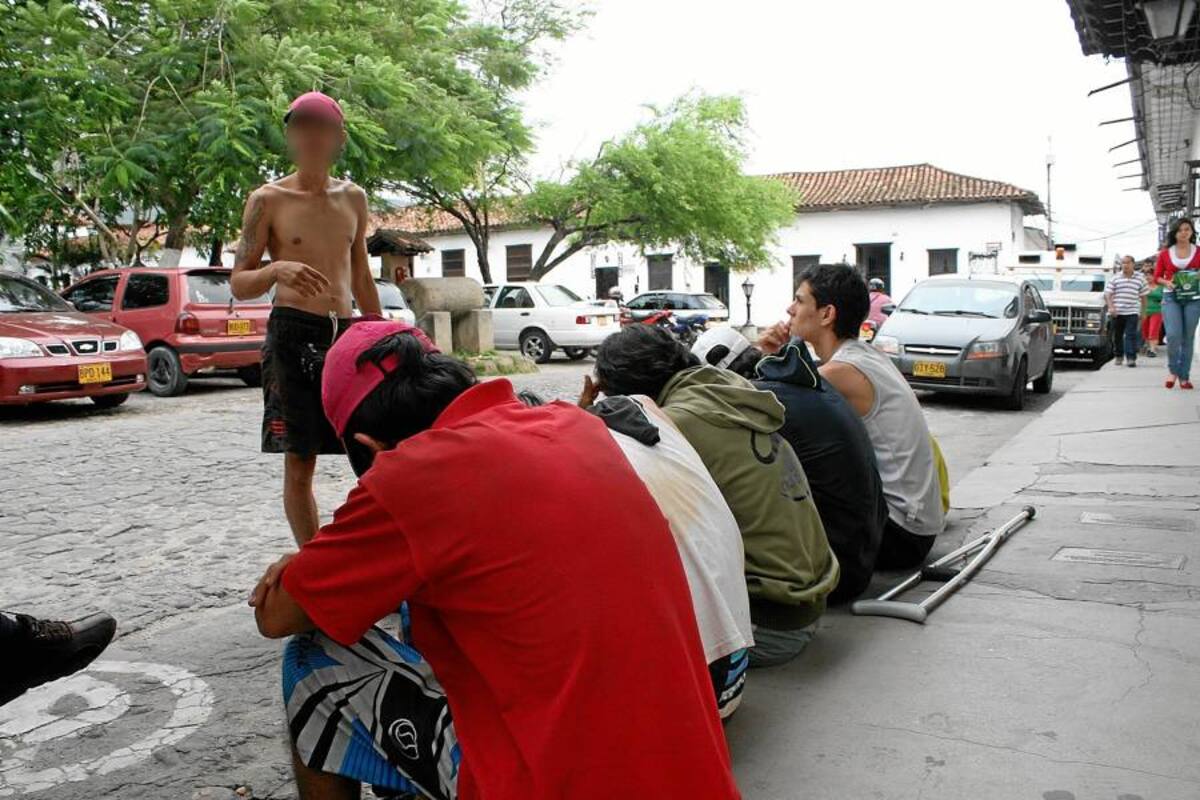Aparecieron los siete jóvenes extraviados en el barrio Santander de Bucaramanga (Foto: Mauricio Betancourt/ VANGUARDIA LIBERAL)