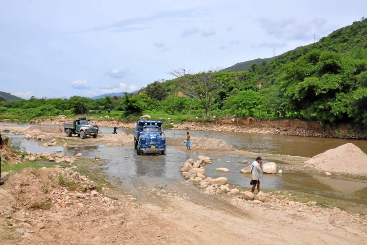 Suspenden actividades de extracción de material de arrastre en el río de Oro (Foto: Suministrada/VANGUARDIA LIBERAL)