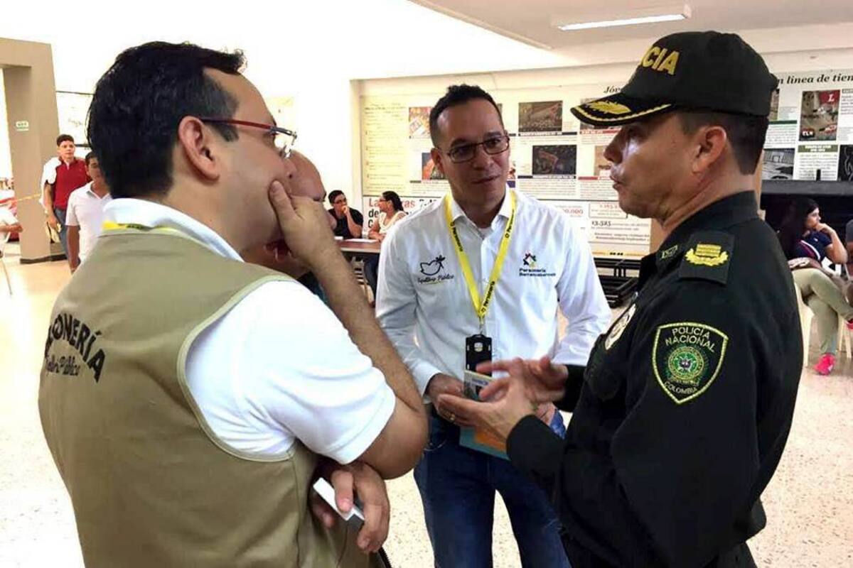 30 minutos después de que se hubieran cerrado las votaciones en Barrancabermeja la Registraduría confirmó que el 100% de las mesas ya estaban escrutadas. (Foto: Edgar Pernett/VANGUARDIA LIBERAL)
