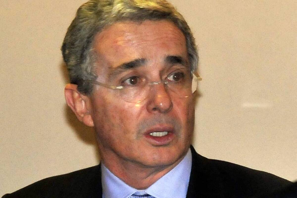 El exmandatario, además de esta declaración, cuestionó si lo que hay es un show mediático, para conspirar contra la política de seguridad democrática de su gobierno. (Foto: Colprensa / VANGUARDIA LIBERAL)