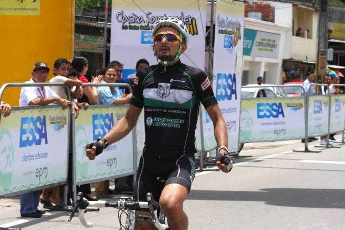 El ciclista risaraldense Julián Rodas es el primer líder de la Clásica Santander. (Foto: Suministrada / VANGUARDIA LIBERAL)