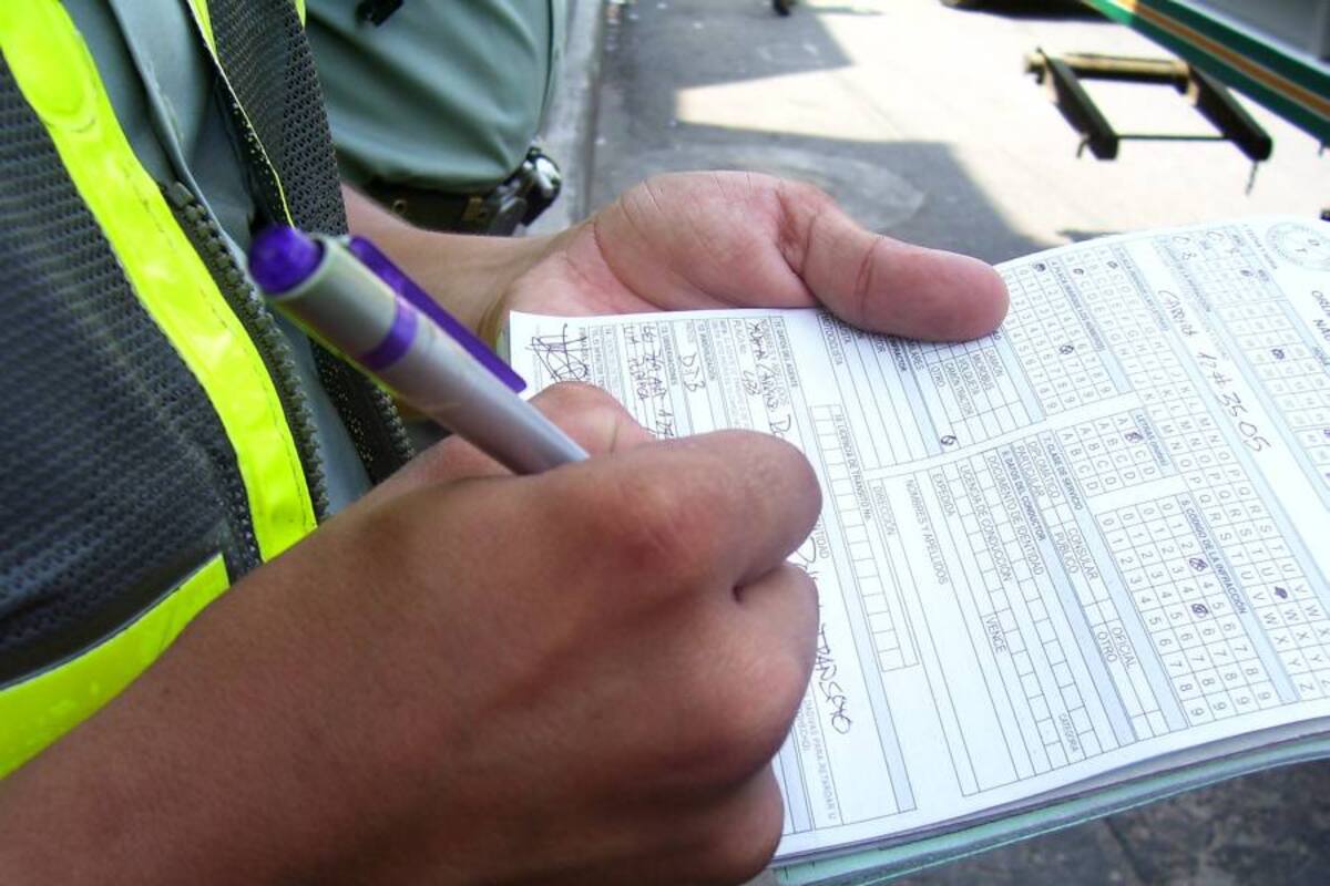 En una semana han sido multados 477 conductores en el Centro de Bucaramanga (Foto: Archivo/VANGUARDIA LIBERAL)
