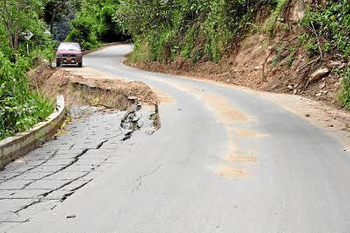Bloqueada la vía entre los municipios de Matanza y Suratá en Santander (Foto: Tomada de internet/VANGUARDIA LIBERAL)