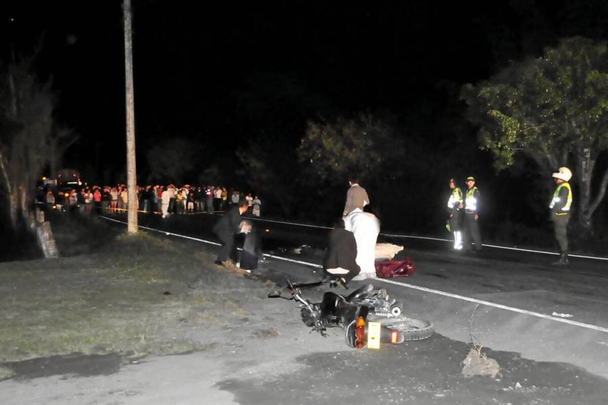Carro 'fantasma' arrolló a dos motociclistas en Barbosa (Foto: Suministrada/VANGUARDIA LIBERAL )