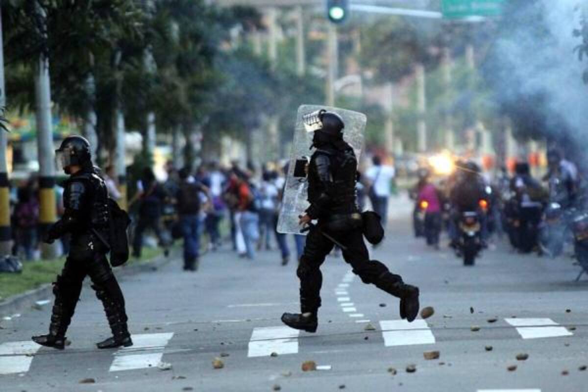 Autoridades estiman que grupos afines al Movimiento Bolivariano Nueva Colombia intentarán afectar la marcha estudiantil programada para este jueves en ciudades del país.(Foto: Archivo/VANGUARDIA LIBERAL)