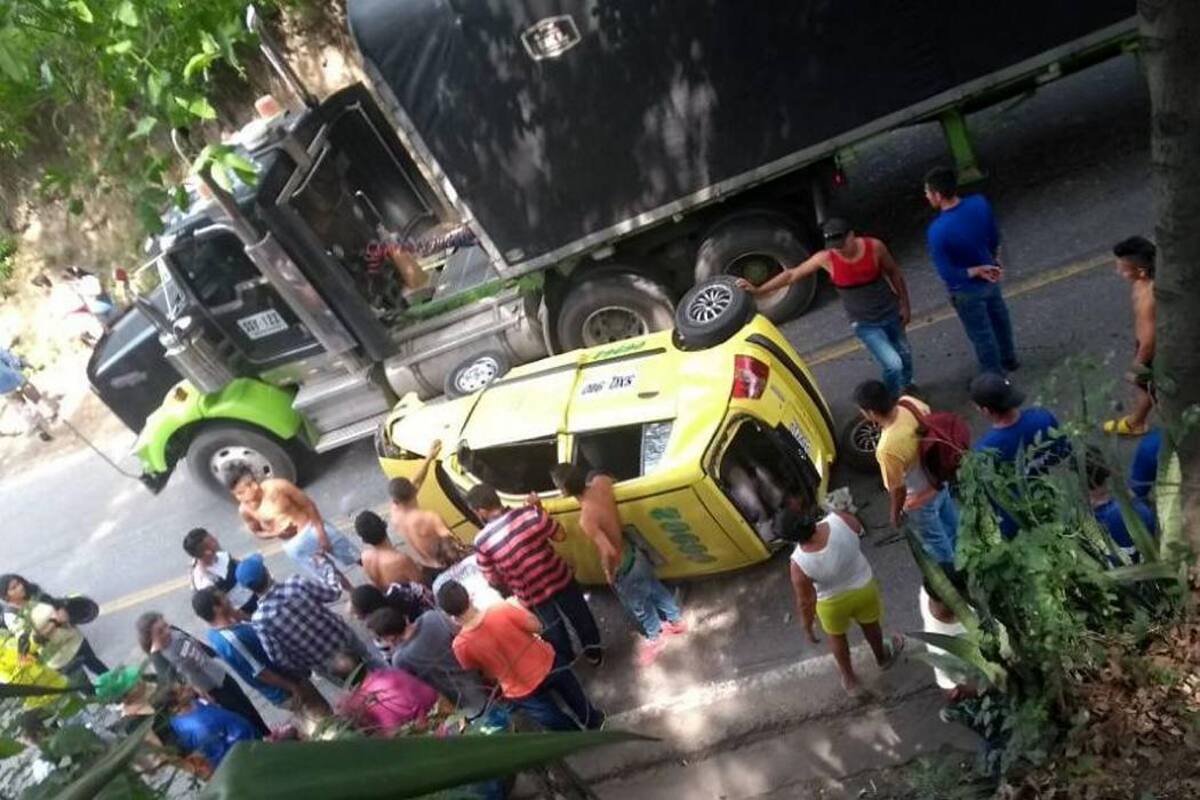 Al menos un herido dejó accidente de tránsito en el Norte de Bucaramanga (Foto: Suministrada / VANGUARDIA LIBERAL)