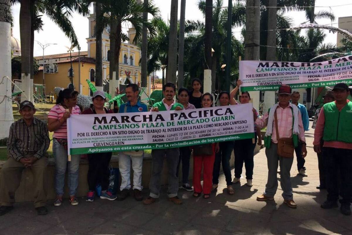 Campesinos llegan a un acuerdo para vender sus productos en parqueadero de la plaza Guarín (Foto: Archivo /VANGUARDIA LIBERAL)