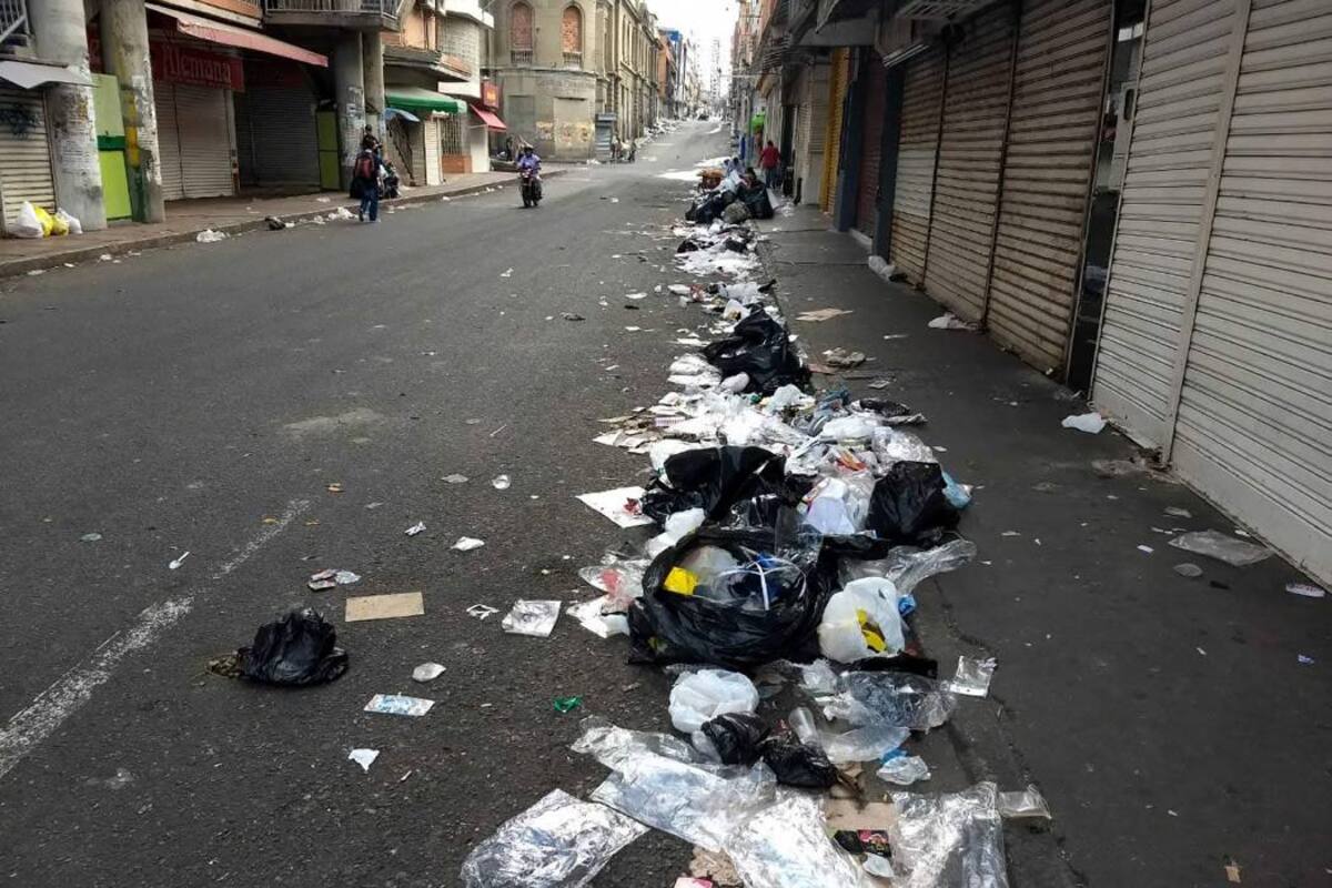 Calle 34, entre carreras 15 y 16. (Foto: Daniel Ávila /VANGUARDIA LIBERAL)