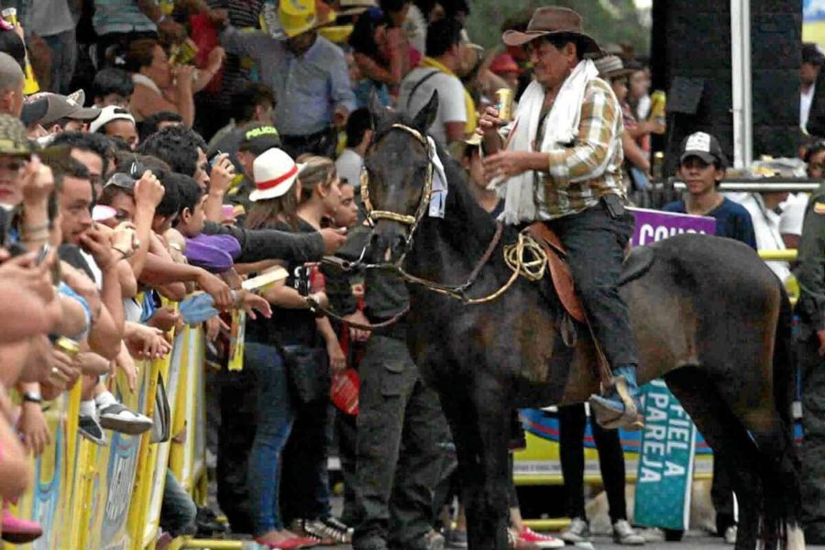 Tuiteros denunciaron en las redes venta y consumo de licor durante la cabalgata (Foto: Nelson Díaz/ VANGUARDIA LIBERAL)