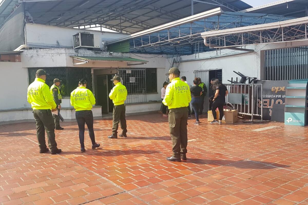 Realizaron extinción de dominio a locales y bodegas de San Andresito Centro en Bucaramanga. (FOTO) Suministrada / VANGUARDIA LIBERAL