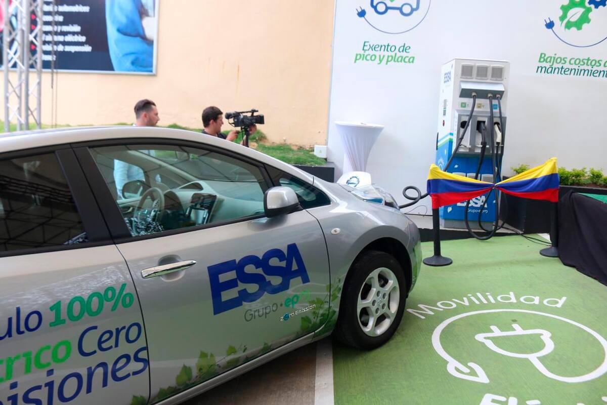 Uno de los beneficios de los carros eléctricos es que no cuentan con restricciones como el Pico y Placa. (Foto: Suministrada por el Área Metropolitana de Bucaramanga)