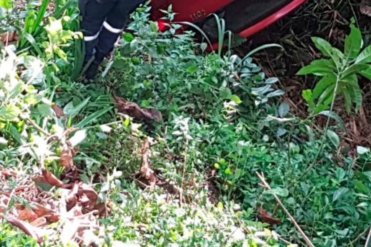 De manera preliminar, las autoridades manejan las hipótesis de exceso de velocidad y conducir en estado de embriaguez como causas del accidente.