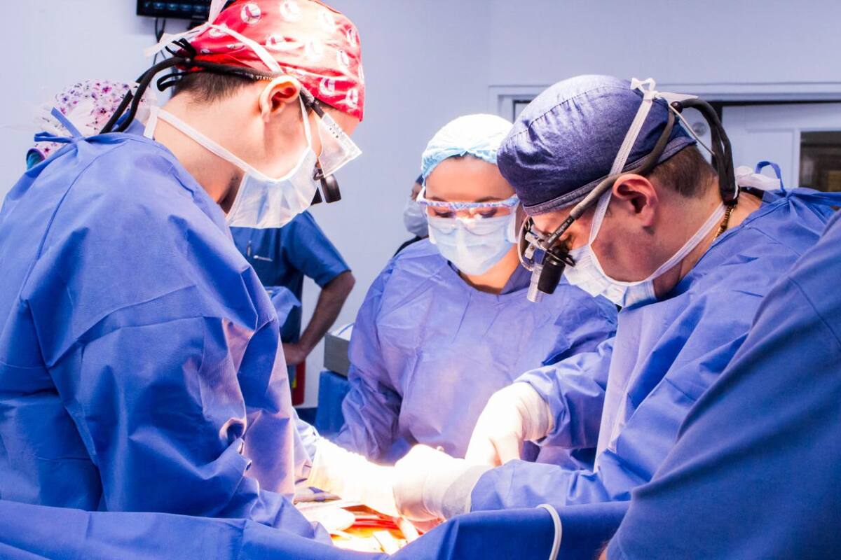El 7 de abril de 2014, el equipo médico de la FCV implantó el primer corazón artificial en Suramérica. Hoy ya son 24 personas, entre adultos y niños, a las que se les ha cambiado la vida con este dispositivo, que tiene una vida útil aproximadamente de 30 años. (Suministrada / VANGUARDIA)