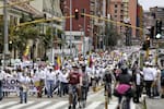 En fotos: Miles de personas marchan contra el paro en el país