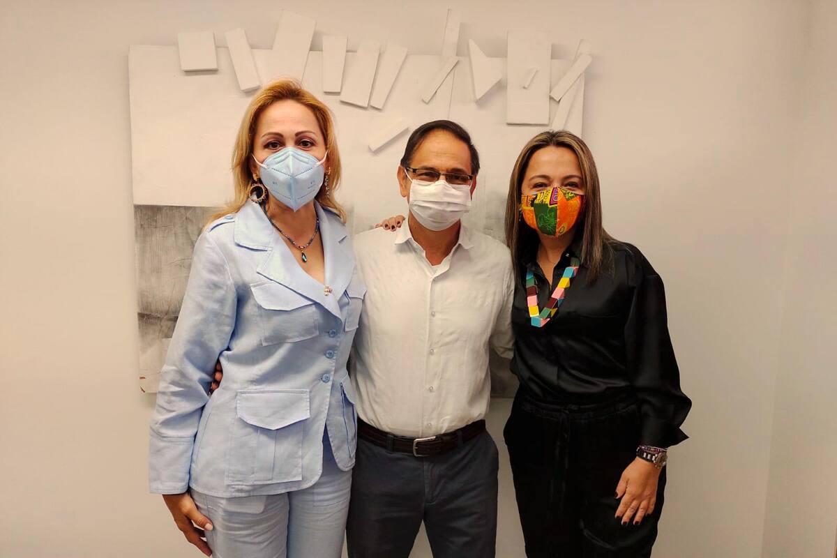Mery Luz Hernández López, Secretaria de Cultura y Turismo Departamental; Néstor José Rueda Gómez, director del IMCT y Adriana Padilla Leal, Viceministra de Cultura y Economía Naranja. (Foto: Euclides Kilô Ardila / VANGUARDIA)
