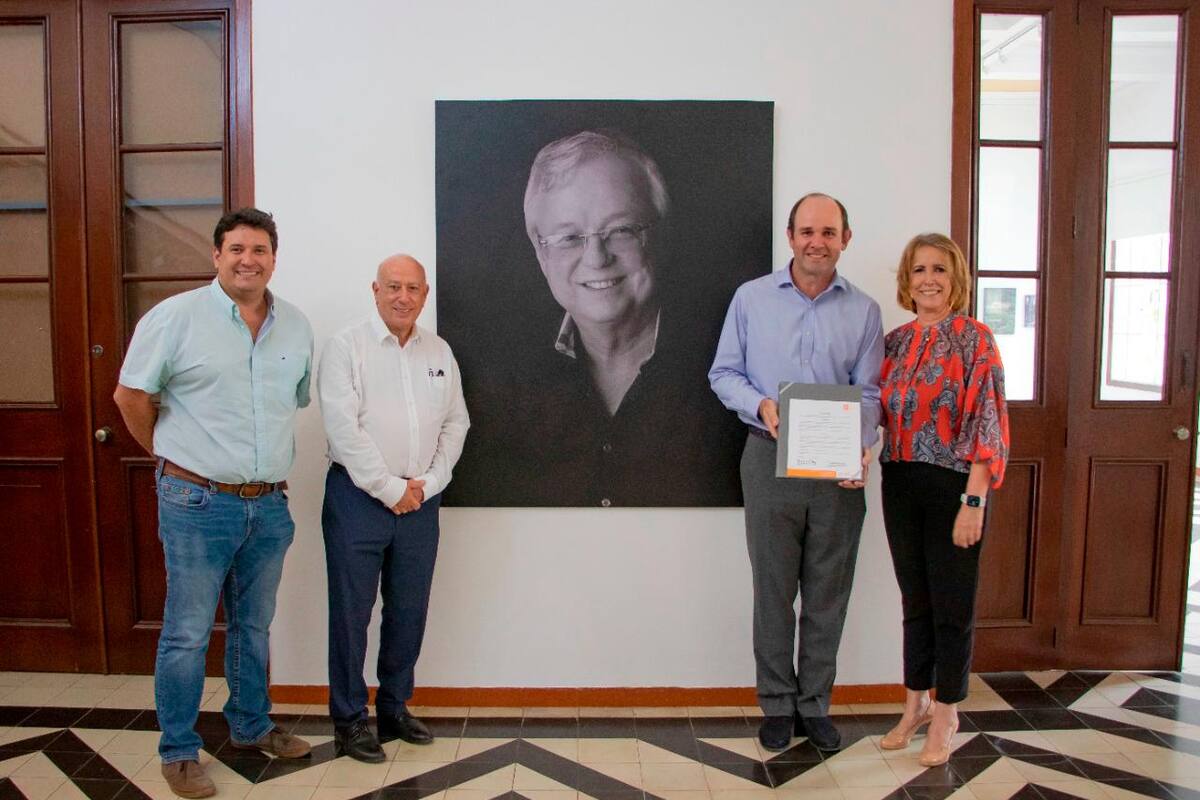 Rafael Eduardo Ardila, Rodolfo Mantilla Jácome, presidente Junta Directiva UNAB, Juan Camilo Montoya, rector UNAB y Nancy Arenas de Ardila.