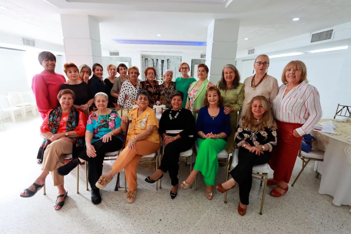 Pola de Restrepo, Elsa Bayona, Celina Mora, Sabrina de Molina, Lola Gónzález, Toña de Añicharico. Miriam de Gómez, María Elena de Jaimes, Marina de Díaz, Emita de Barbosa, Nubia Borrero, Nubia Rocha, Gloria de Villamizar, Galdys Helena Padilla, Teresa Castro, Carmenza Angarita, Dolly Navas, Blanca Nubia Velasco, Mime de Torres y María Concepción Bohórquez. Diego Calderón / VANGUARDIA