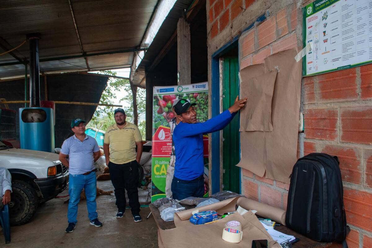 Durante este periodo, la UDES, la CAS y la Federación Nacional de Cafeteros llevaron las aulas de clase al campo.