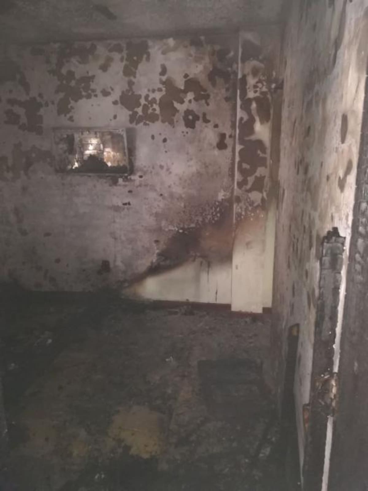 Se incendió vivienda mientras sus residentes asistían a una misa en Bucaramanga (Foto: Suministrada Andruv Saim /VANGUARDIA LIBERAL)