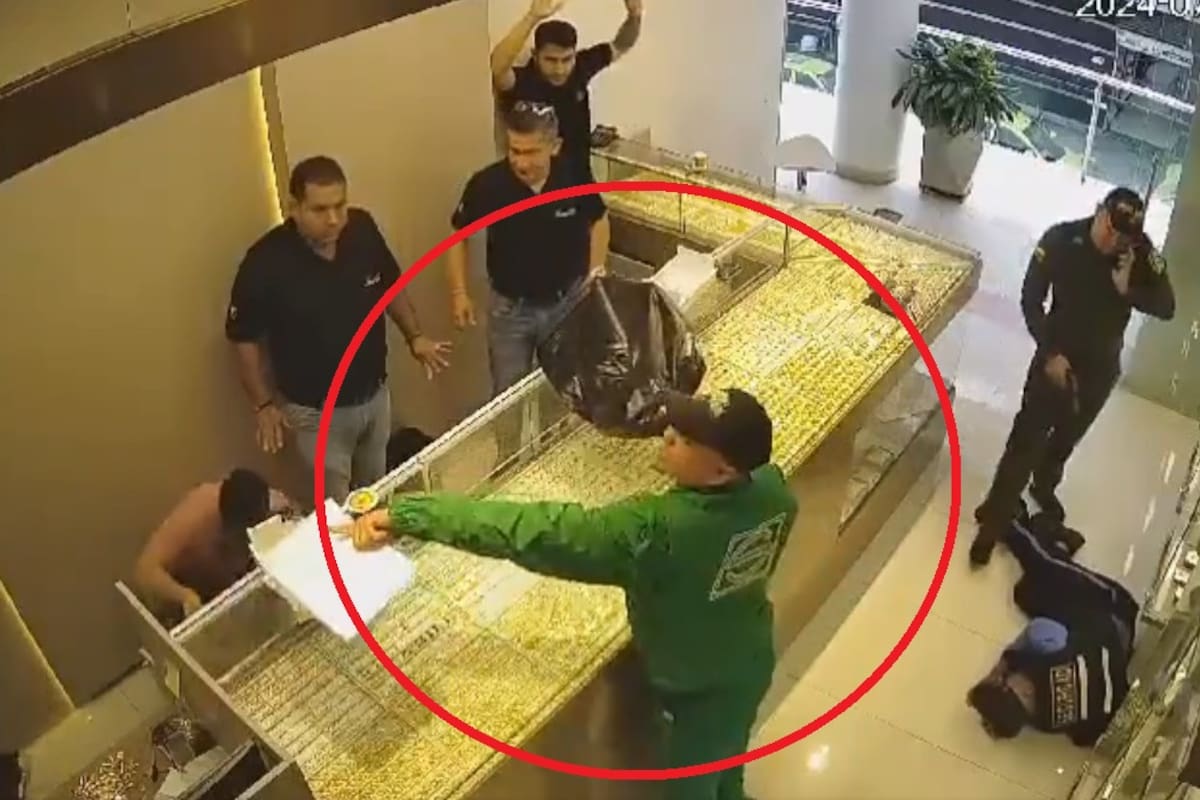 Wilfrido Adrián Cervantes Peinado, señalado de participar en el millonario hurto a una joyería en Bucaramanga, fue enviado a la cárcel.