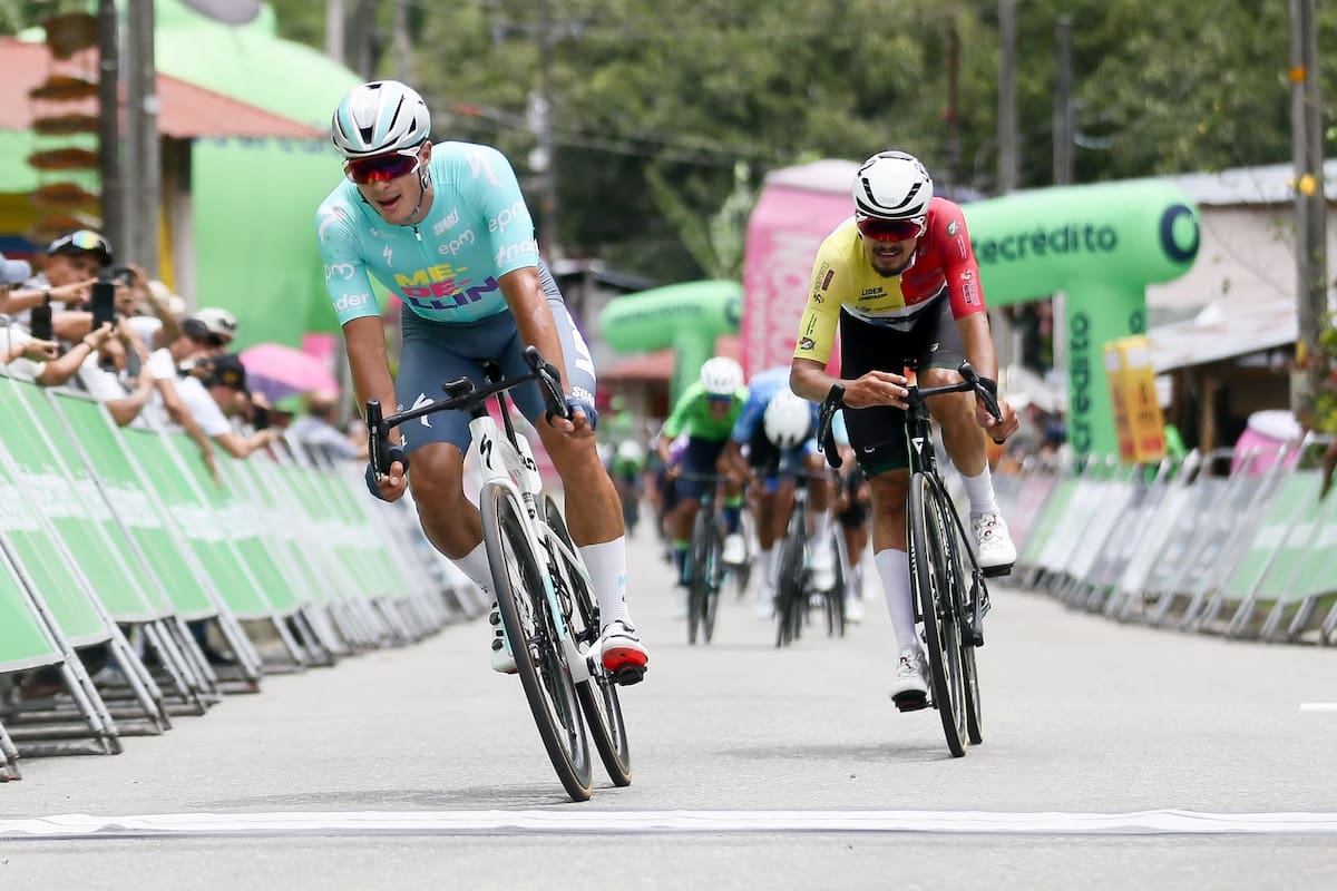 Wilmar Paredes ganó la tercera etapa del Clásico RCN 2026 y recuperó el liderato. Foto: Lina Gasca/Vanguardia