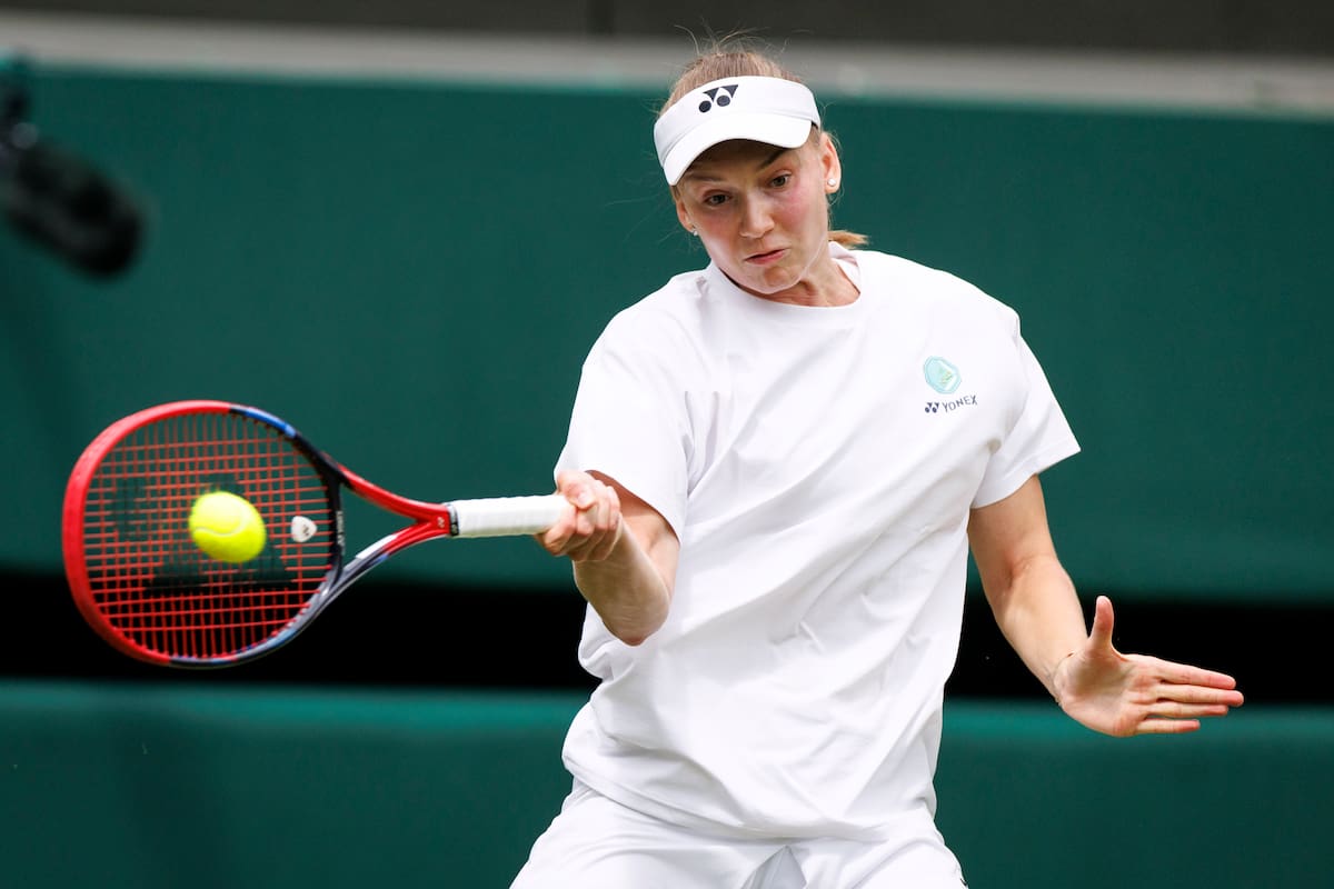 LONDON (United Kingdom), 26/06/2026.- Elena Rybakina of Kazakhstan takes part in a practice at Wimbledon Court 1 with Mirra Andreeva of Russia ahead of the Wimbledon Championships in London, Britain, 26 June 2026. The Wimbledon Championships 2026 will be played from 29 June to 12 July 2026. (Tenis, Kazajstán, Rusia, Reino Unido, Londres) EFE/EPA/TOLGA AKMEN