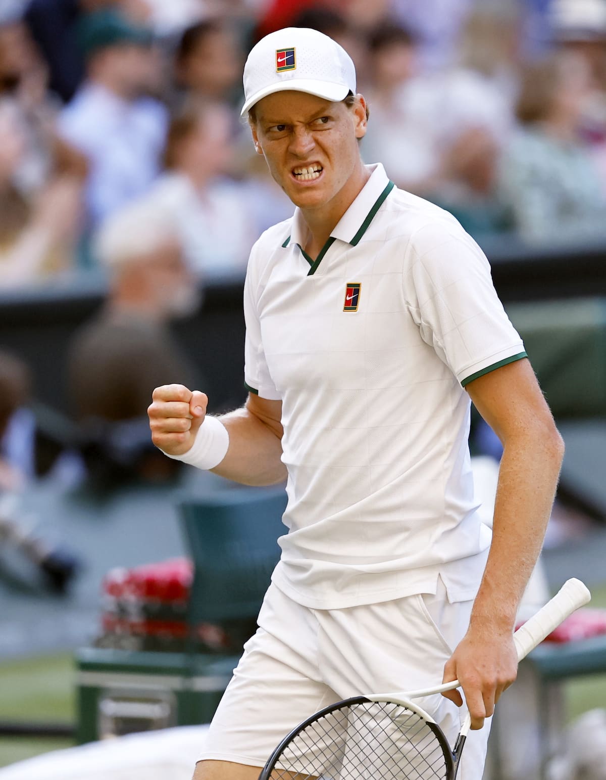 LONDON (United Kingdom), 12/07/2026.- Jannik Sinner of Italy celebrates winning the third set during the Men's Singles final against Alexander Zverev of Germany at the Wimbledon Championships in London, Britain, 12 July 2026. (Tenis, Alemania, Italia, Reino Unido, Londres) EFE/EPA/TOLGA AKMEN