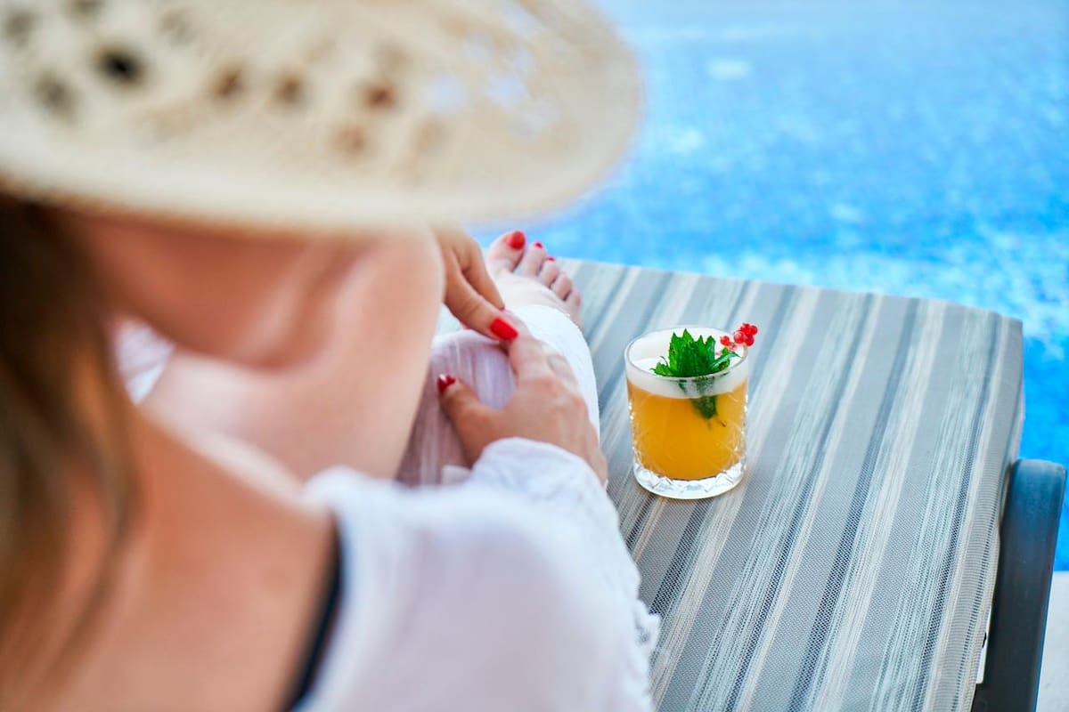 Los cocteles mezclados con frutas y sabores especiales son ideales para celebrar el Día internacional de la Mujer. Pixabay / VANGUARDIA