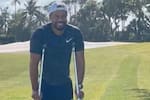 Tiger Woods publica foto con muletas y sonriendo en su casa de Florida