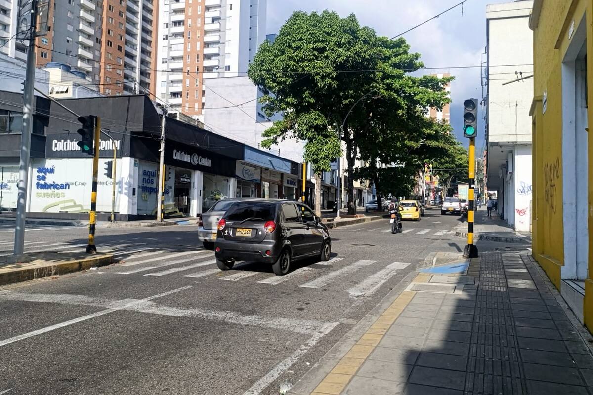 Un trabajo contrareloj facilitó las labores de arreglo de los semáforos.