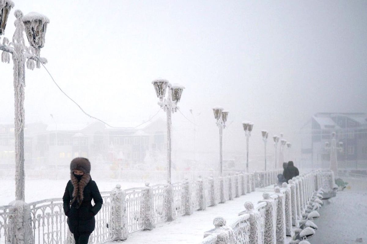 Yakutsk, en Rusia, reconocida como la ciudad más fría del mundo, donde los termómetros pueden descender hasta –50 y –56 grados centígrados en pleno invierno.