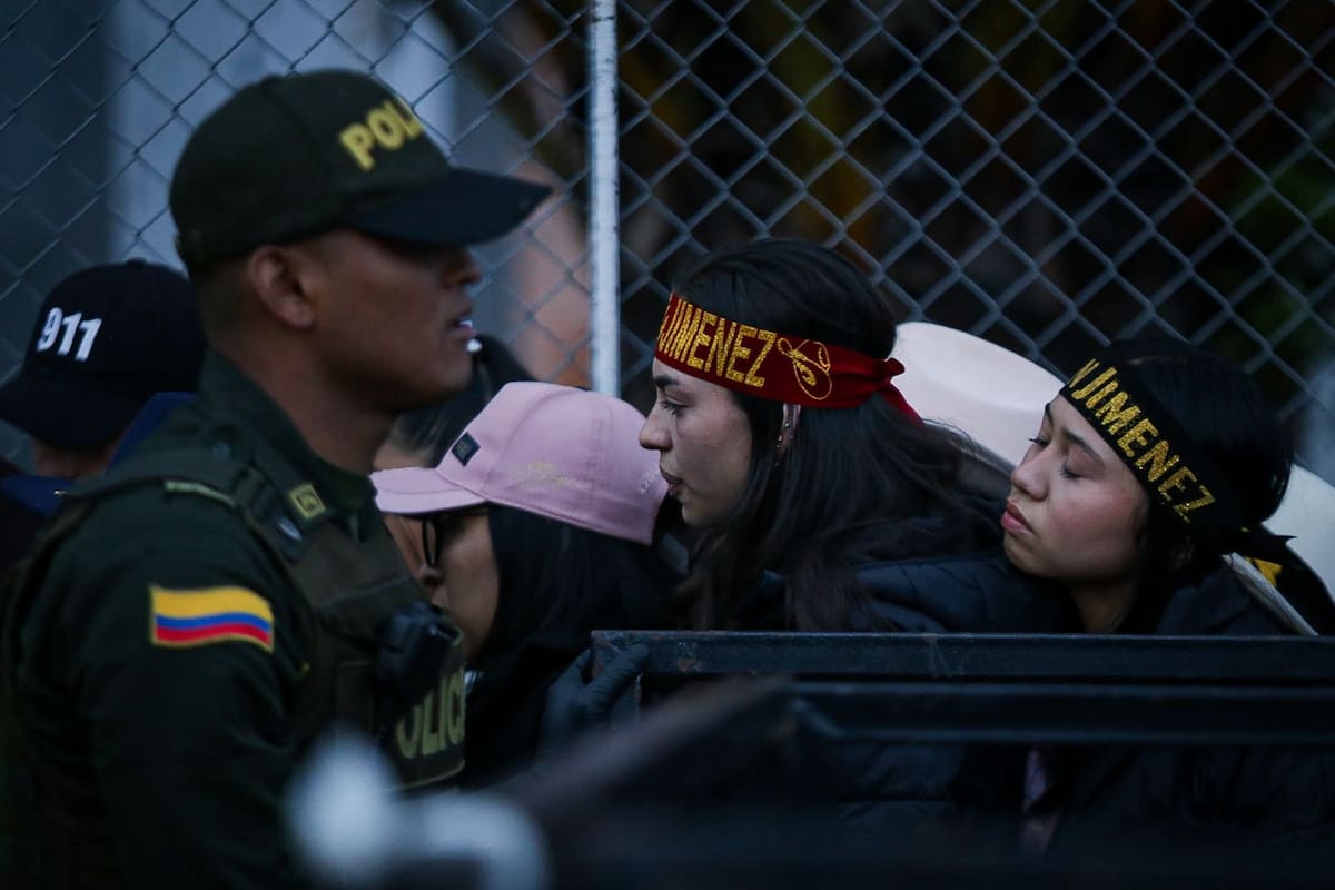 Seguidores de Yeison Jiménez se congregan frente al Campín con emotivo homenaje. | Foto: Colprensa