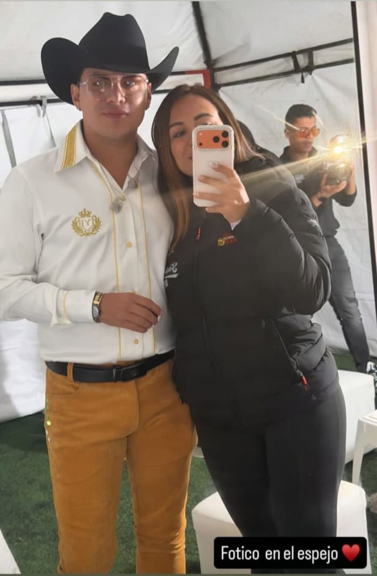 Esta es la última foto que se tomó el artista Yeison Jiménez con su hermana Lina antes del accidente.
