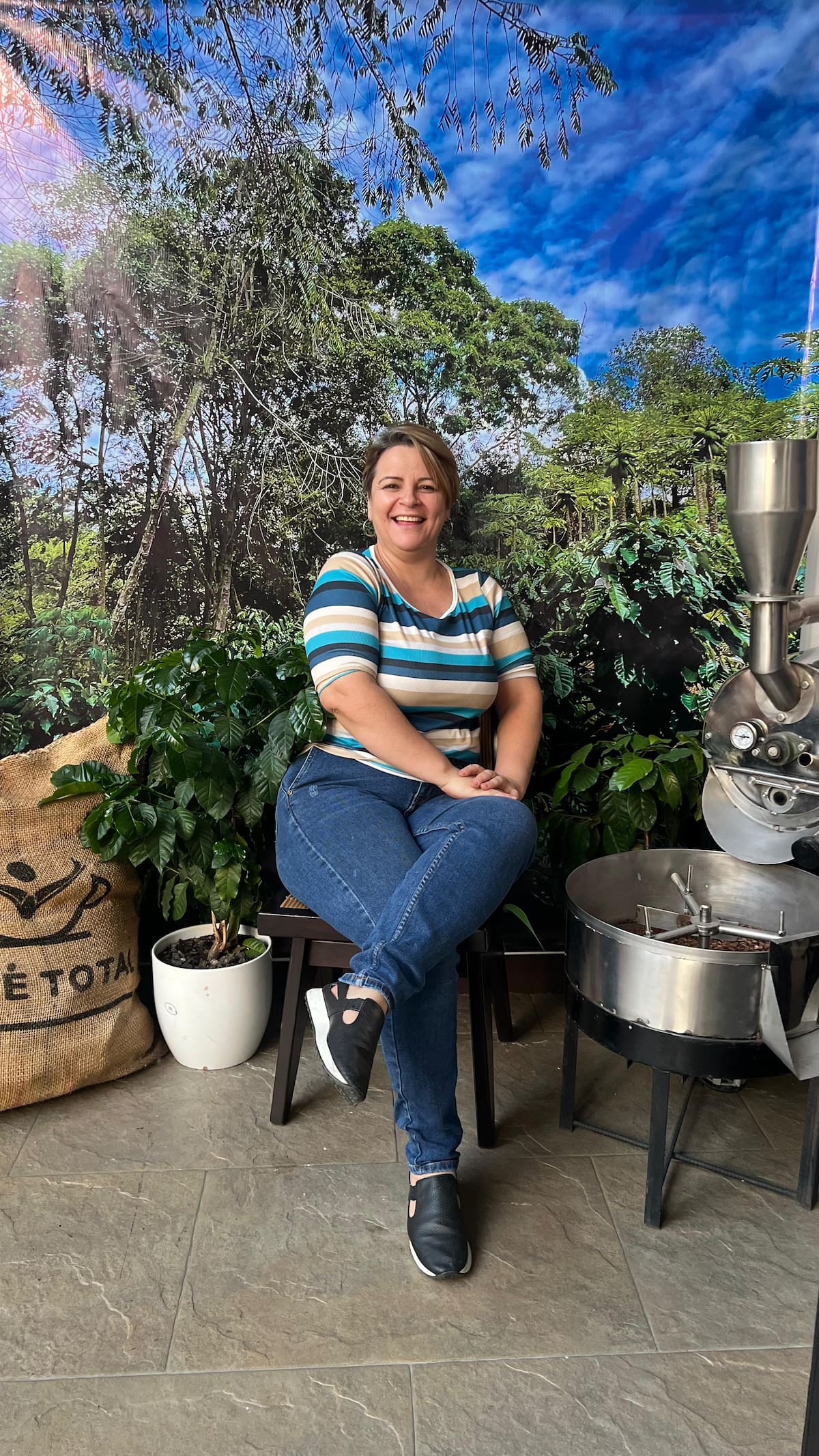 Yheili Licet Arenas, la santandereana que convirtió el tueste del café en una oportunidad para 250 familias. Foto suministrada/VANGUARDIA