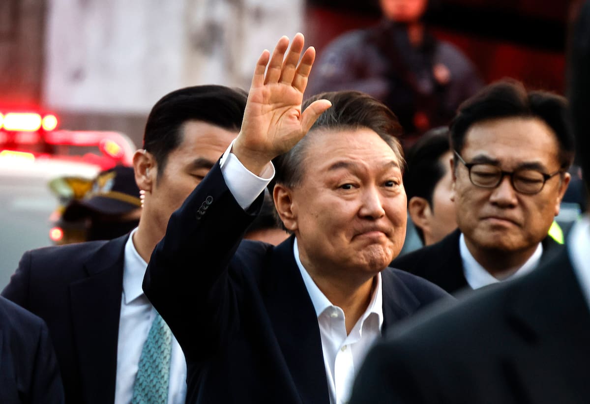 El Tribunal de Seúl sentencia a Yoon Suk-yeol por el fallido golpe de Estado de 2024. Su exministro de Defensa también recibe 30 años de prisión. Detalles.