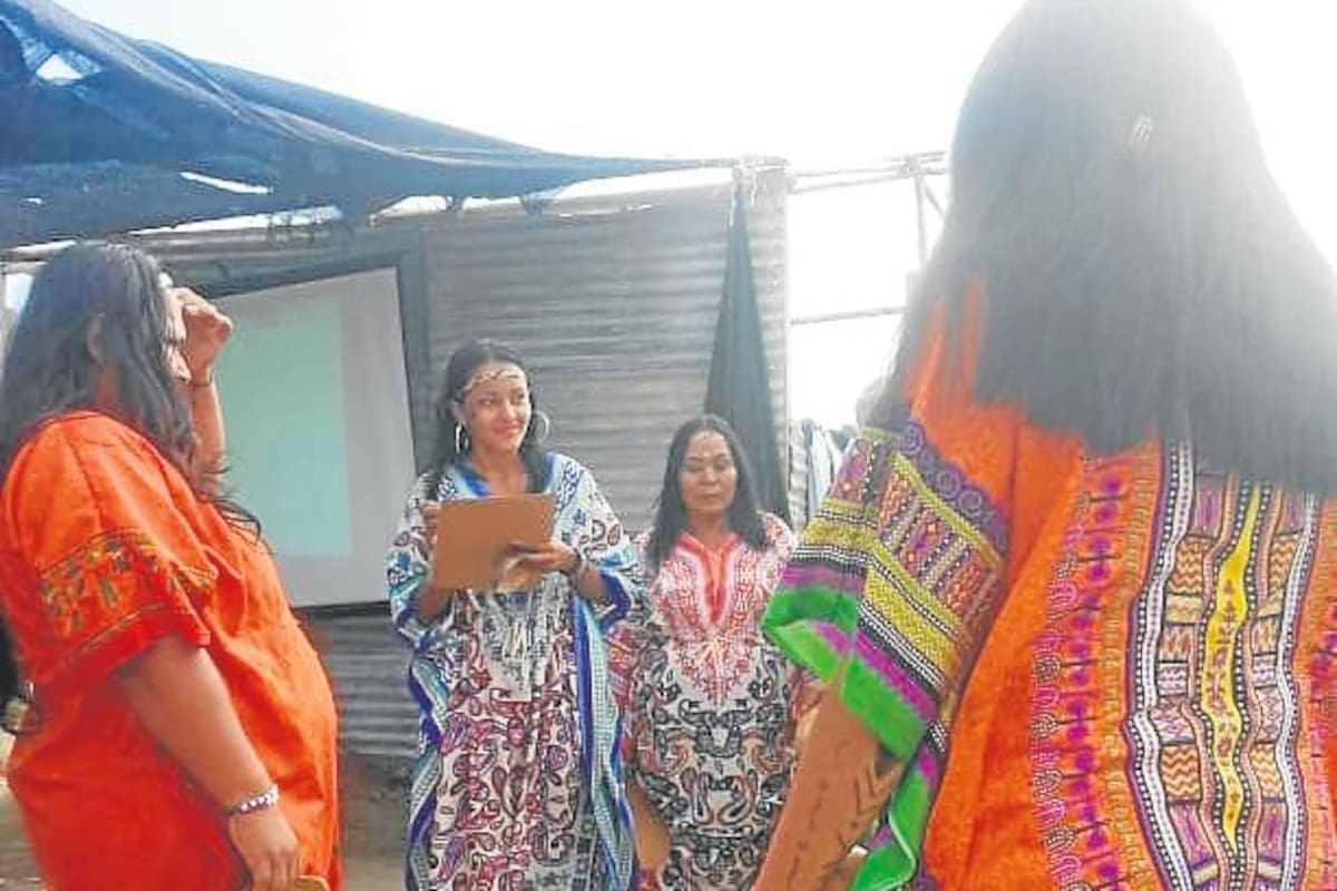 Las danzas y ritos ancestrales siguen haciendo parte de la cultura en el cabildo Zenú. Invocan a la naturaleza y al viento a través de ellos.